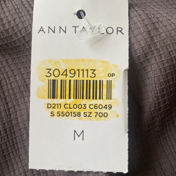 NWT Ann Taylor Beautiful Silky Blouse Size M - Picture 7 of 8